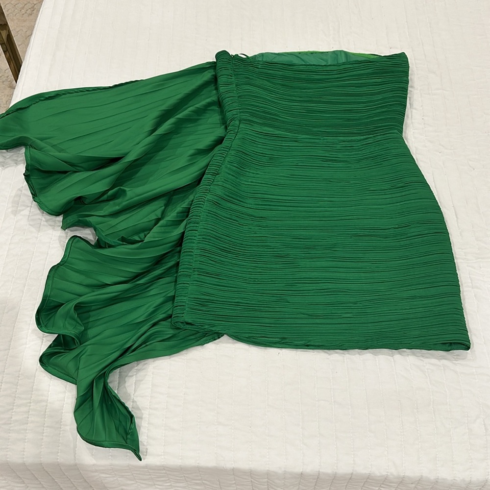 Green Mini Dress! Worn Twice! Perfect Condition!! Great for Homecoming!💚 - Picture 2 of 3